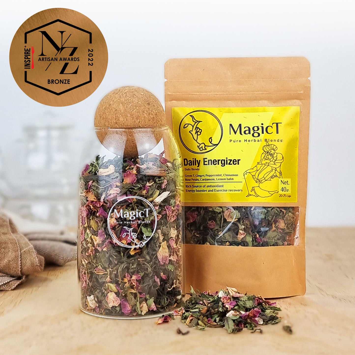 Daily Energizer : Green tea, Peppermint, Rose petal, Cardamom, Ginger and Cinnamon - Magic T