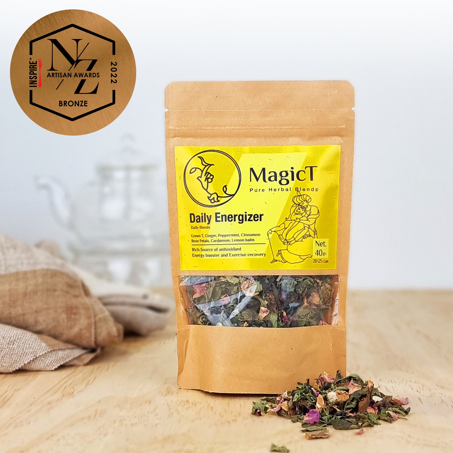 Daily Energizer : Green tea, Peppermint, Rose petal, Cardamom, Ginger and Cinnamon - Magic T